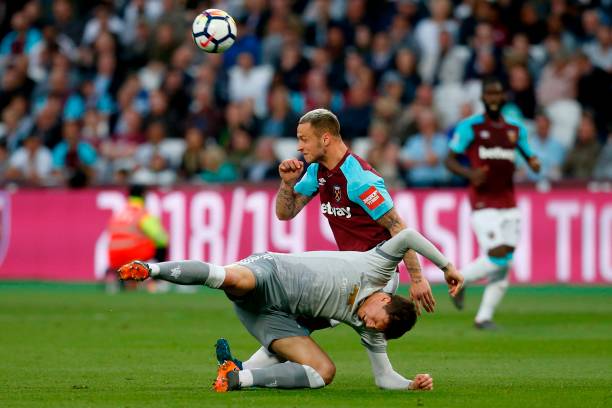 两人请到场 两人请到场